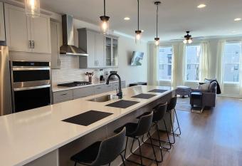 Luxury in Fredericksburg has Balcony rooms