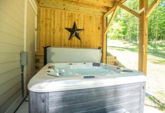 Hidden Gem has rooms with a private hot tub