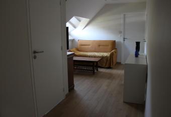 La P  renne allows 18 year olds to book a room