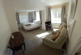 The Side - Hexham allows 18 year olds to book a room