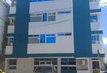 Hotel Boston Superior allows 18 year olds to book a room