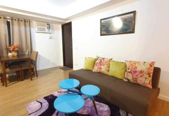 ABREEZA PLACE ONE BEDROOM SUITE (skyspot) allows 18 year olds to book a room