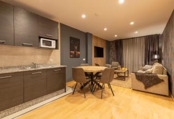 BiBo Suites Sierra Nevada allows 18 year olds to book a room