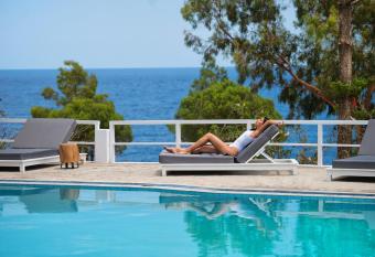 Akra Morea Hotel & Residences allows 18 year olds to book a room