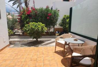 Happy House Puerta del Sol allows 18 year olds to book a room