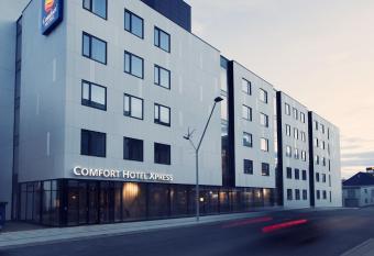 Comfort Hotel Xpress Troms   allows 18 year olds to book a room