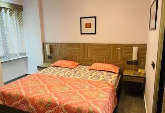 Super Luxury Studio Apartment Cabana has Balcony rooms