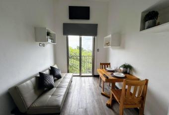 Urban Shelter, El Dorm. has Balcony rooms