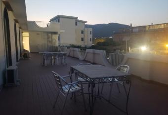 max hotel e restaurant has Balcony rooms