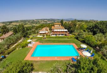 Rondini Blu has Balcony rooms