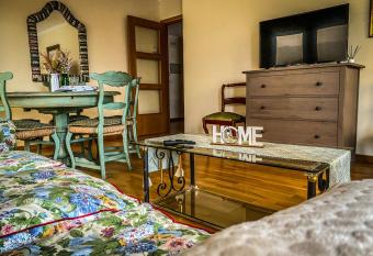 Luar 2 allows 18 year olds to book a room