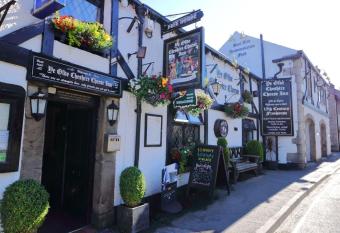 Ye Olde Cheshire Cheese Inn allows 18 year olds to book a room