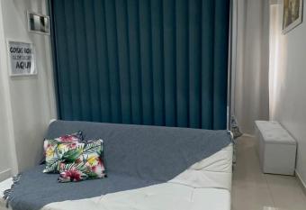 Biquinha - Pra  a 22 de Janeiro allows 18 year olds to book a room