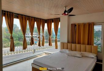 Mayer Anchal has Balcony rooms