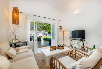 Casa Familia has Balcony rooms