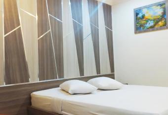 Paradise Hotel has Balcony rooms