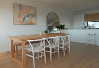 Coastal Gem Getaway has Balcony rooms