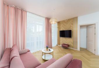 Apartament Pudrowy Ku Morzu by HolidaySun has Balcony rooms