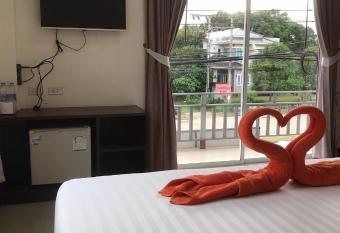 Hassana Apartment has Balcony rooms