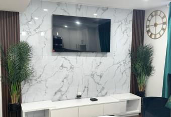 Tosam Luxury Lodge allows 18 year olds to book a room