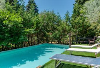 Villa Il Frassine has Balcony rooms