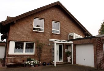 Wohnen in einer Privatstrasse has Balcony rooms