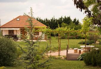 Angelika Vend  gh  z allows 18 year olds to book a room