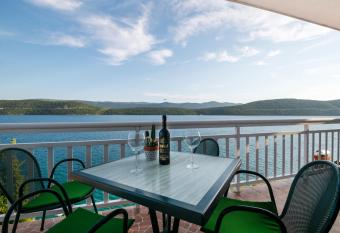 Apartments Villa Dom allows 18 year olds to book a room