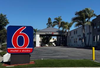 Studio 6 Suites Carson, Ca allows 18 year olds to book a room