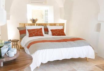 Unique guest room in the heart of Provence  allows 18 year olds to book a room