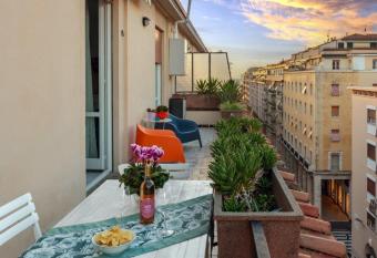 Grande 155 Guest House Tuscany has Balcony rooms