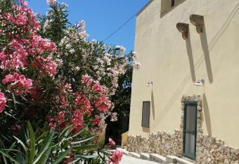 Agriturismo Tenuta La Siesta has Balcony rooms