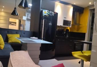 Studio em Guarulhos, perto do Aeroporto de Gru 15 min has Balcony rooms