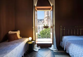 Le Stanze del Cioccolato has Balcony rooms