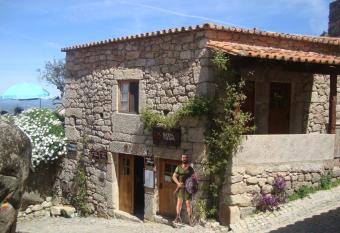Taverna Lusitana has Balcony rooms