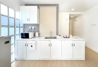 Cozy Suite - Near UTAR - Champs Elysees Kampar has Balcony rooms