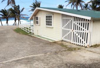 Rest Haven Beach Cottages has Balcony rooms
