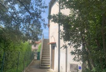 Paradisa30 - Zona Ospedale Cisanello allows 18 year olds to book a room