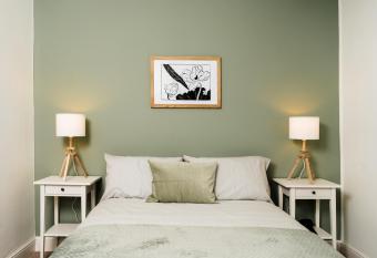 Alice s Central Stay: Parking + Close to the Motor Point Arena has Balcony rooms