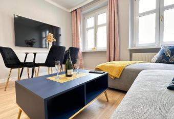 Apartament Z  oty w Opolu allows 18 year olds to book a room