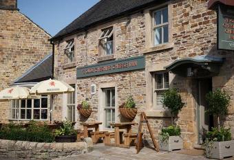 Ye Olde Cheshire Cheese allows 18 year olds to book a room