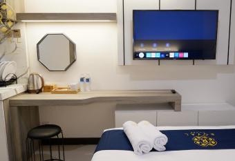 Royal Suites Studio 15th Floor - Citra Plaza Nagoya Apartment has Balcony rooms