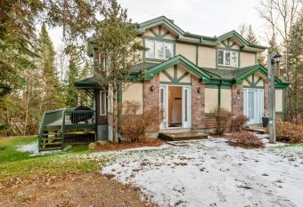 Tremblant Chalet has Balcony rooms