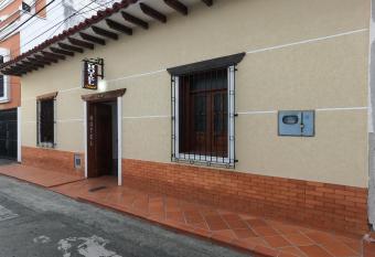 HOTEL COLONIAL allows 18 year olds to book a room