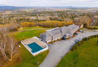 Mountainview Resort has Balcony rooms