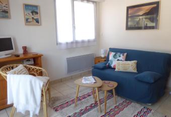 Studio has Balcony rooms