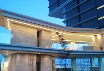 S307 Hotel Departamento lujo 4 a 5 huespeds allows 18 year olds to book a room