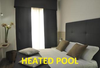 Hotel El Salvador Frontemare allows 18 year olds to book a room