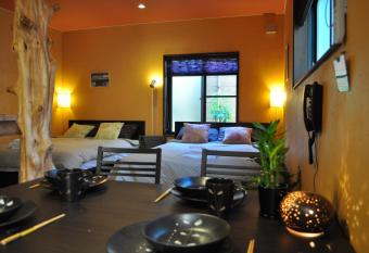 SAKARA KYOTO                  allows 18 year olds to book a room