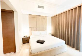 On-The-Go Golf 202B3 has rooms with a private hot tub